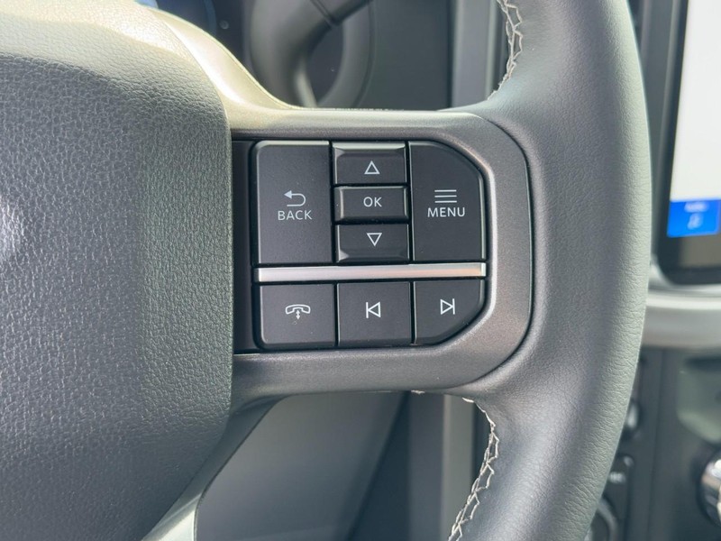 Ford F-150 Vehicle Full-screen Gallery Image 11