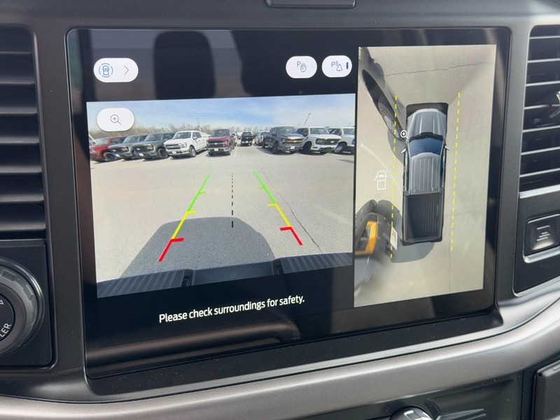 Ford F-150 Vehicle Full-screen Gallery Image 14