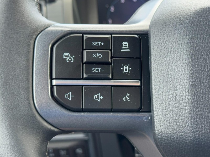 Ford F-150 Vehicle Full-screen Gallery Image 10