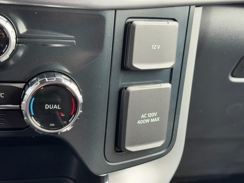 Ford F-150 Vehicle Full-screen Gallery Image 13