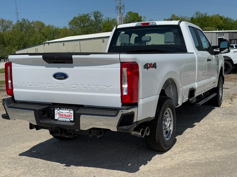 Ford Super Duty F-250 SRW Vehicle Image 03