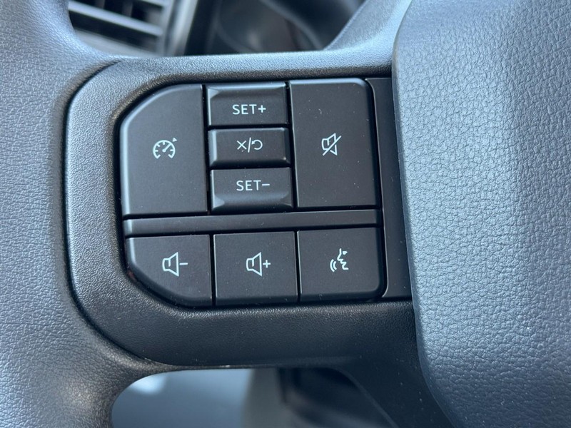 Ford Super Duty F-250 SRW Vehicle Image 10