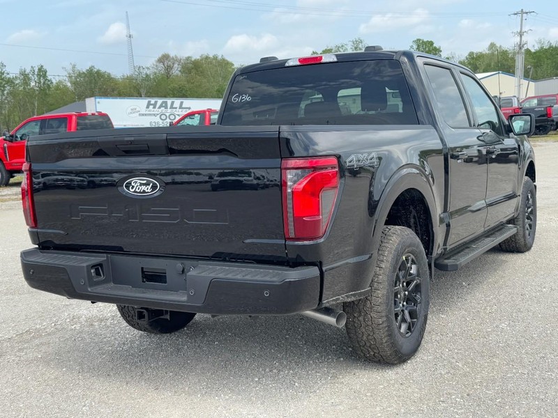 Ford F-150 Vehicle Full-screen Gallery Image 3