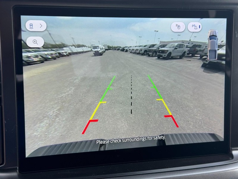 Ford F-150 Vehicle Full-screen Gallery Image 13