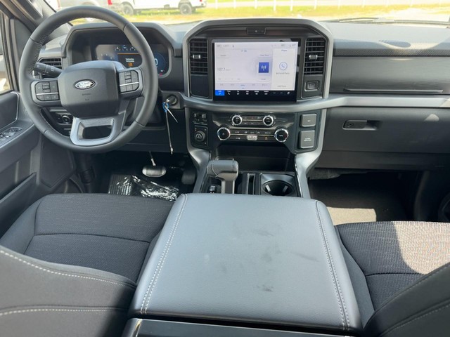 Ford F-150 Vehicle Full-screen Gallery Image 6