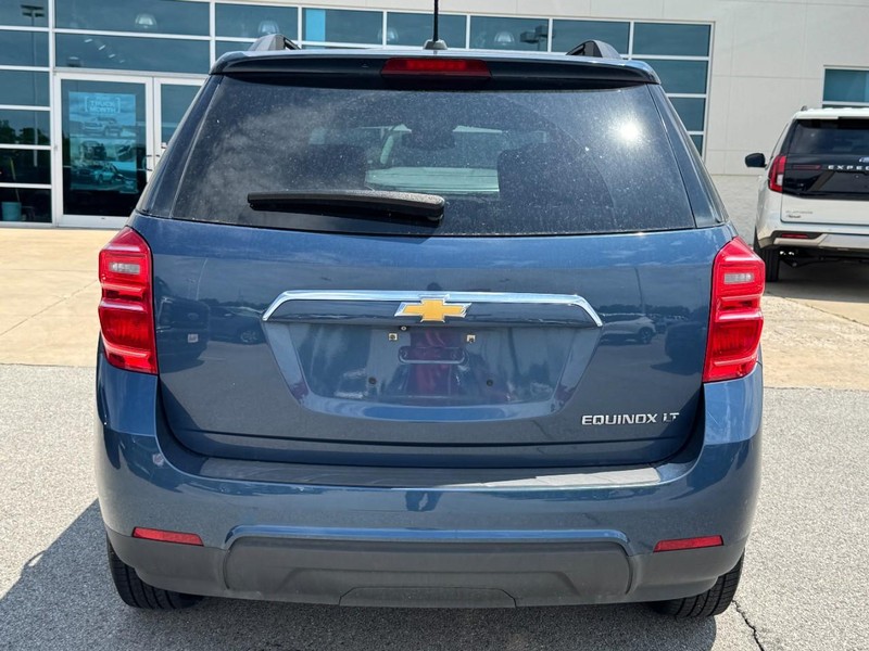 Chevrolet Equinox Vehicle Full-screen Gallery Image 4
