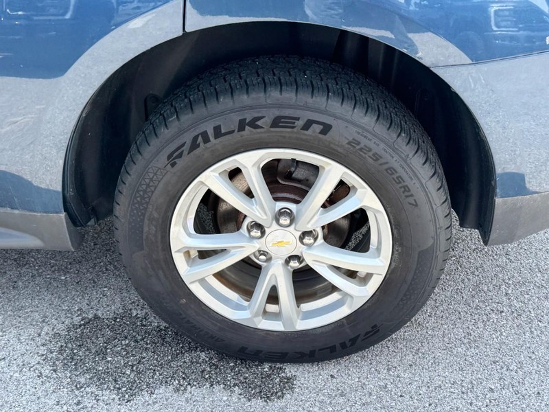 Chevrolet Equinox Vehicle Full-screen Gallery Image 7