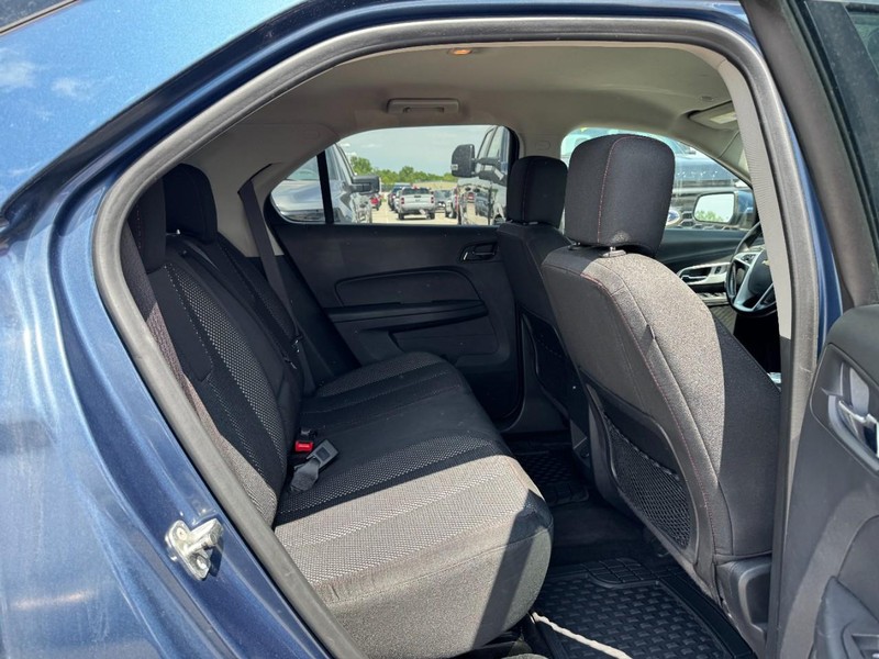 Chevrolet Equinox Vehicle Full-screen Gallery Image 10