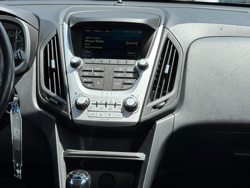 Chevrolet Equinox Vehicle Full-screen Gallery Image 13