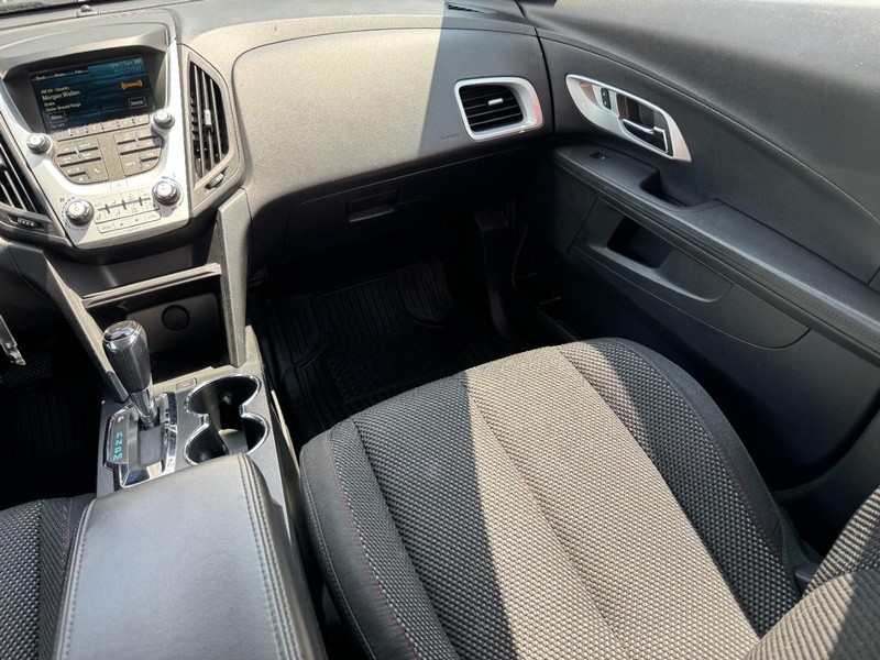 Chevrolet Equinox Vehicle Full-screen Gallery Image 15