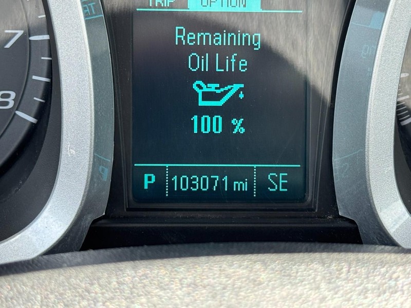 Chevrolet Equinox Vehicle Full-screen Gallery Image 18