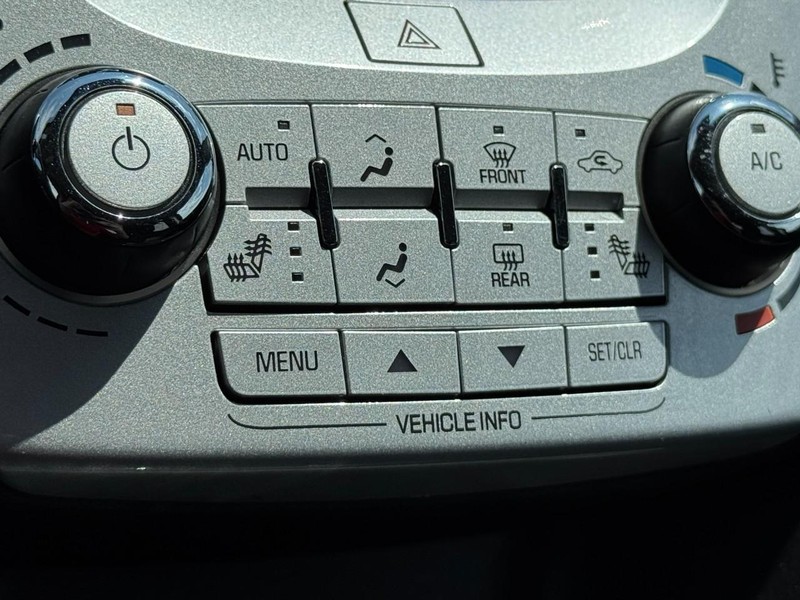 Chevrolet Equinox Vehicle Full-screen Gallery Image 20