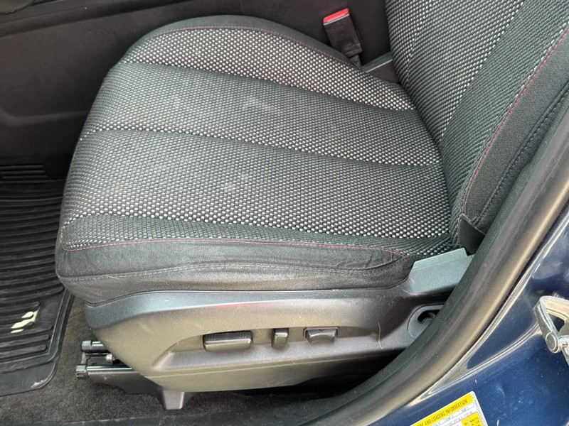 Chevrolet Equinox Vehicle Full-screen Gallery Image 23