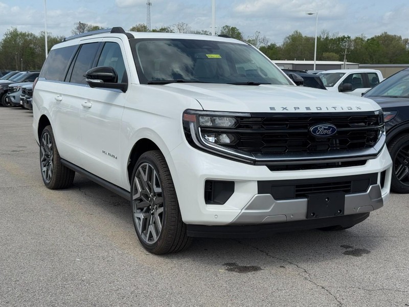 Ford Expedition Max Vehicle Full-screen Gallery Image 2