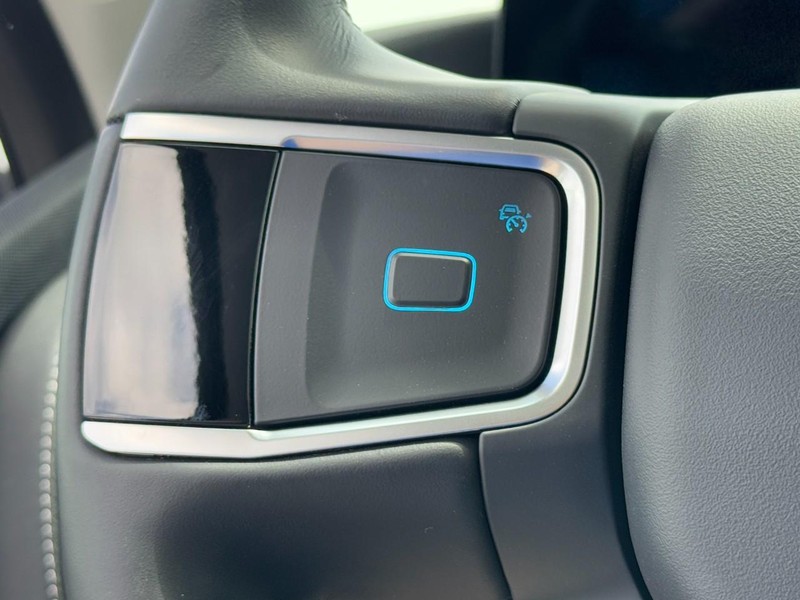 Ford Expedition Max Vehicle Full-screen Gallery Image 11