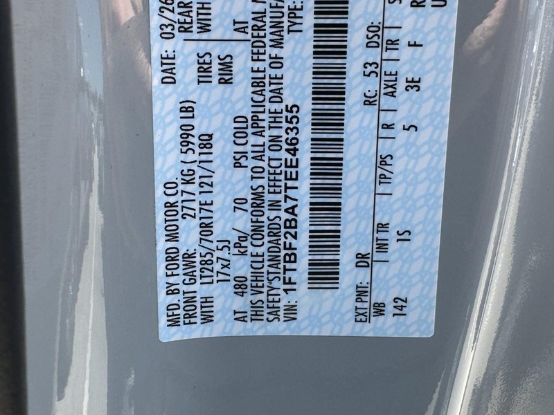 Ford Super Duty F-250 SRW Vehicle Full-screen Gallery Image 16