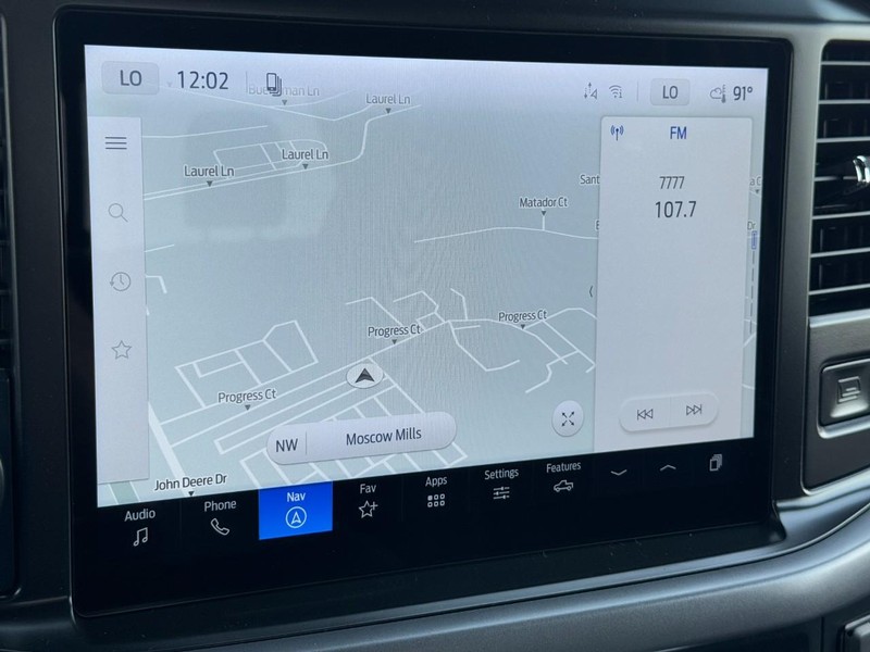 Ford F-150 Vehicle Full-screen Gallery Image 13