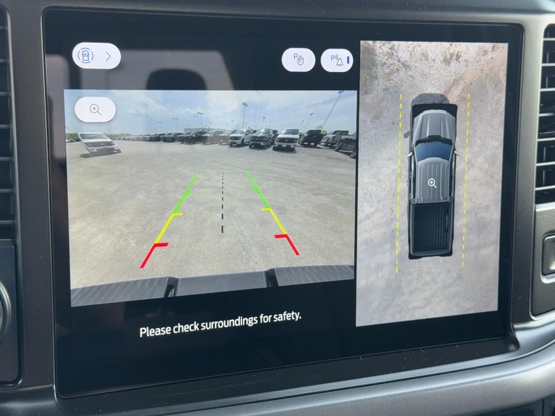 Ford F-150 Vehicle Full-screen Gallery Image 14