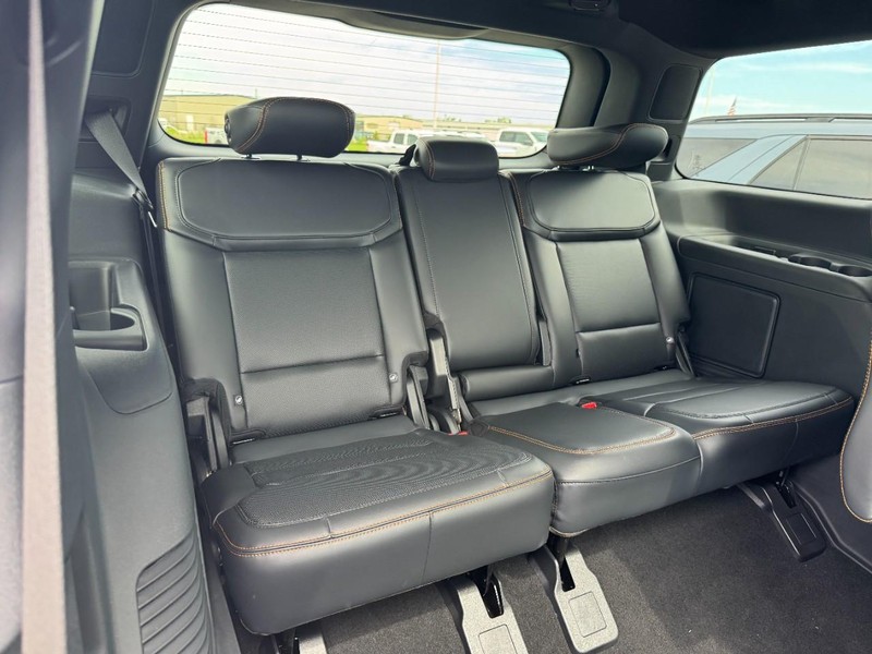Ford Expedition Vehicle Full-screen Gallery Image 6