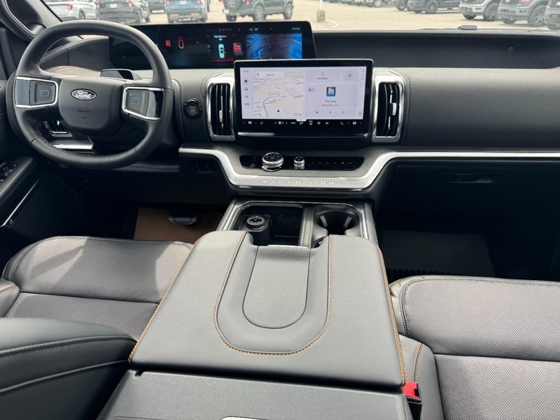 Ford Expedition Vehicle Full-screen Gallery Image 7
