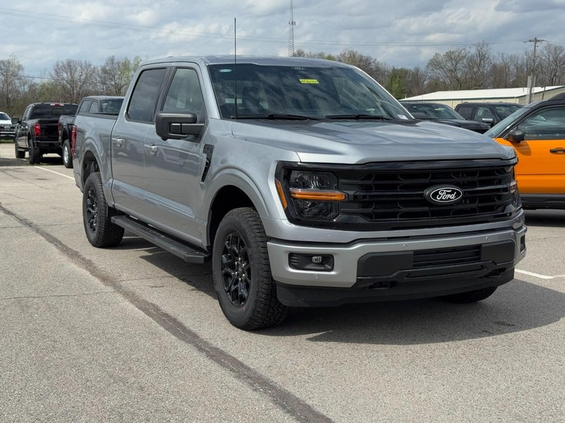 Ford F-150 Vehicle Full-screen Gallery Image 2