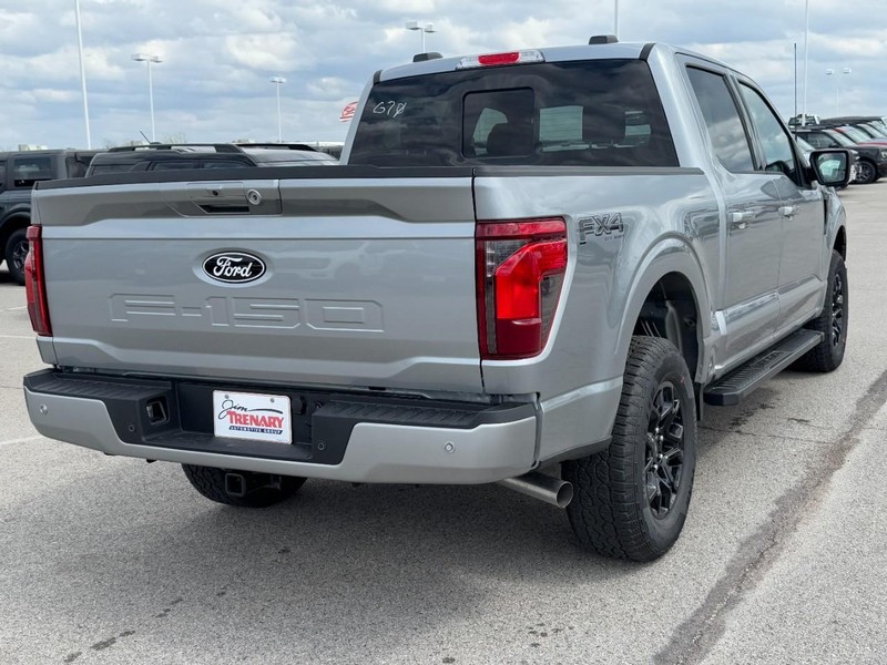 Ford F-150 Vehicle Full-screen Gallery Image 3