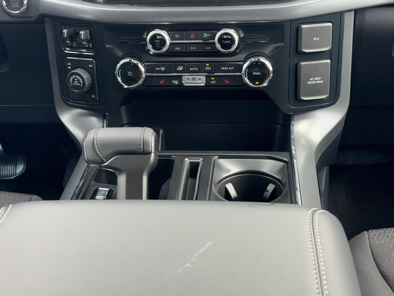 Ford F-150 Vehicle Full-screen Gallery Image 9