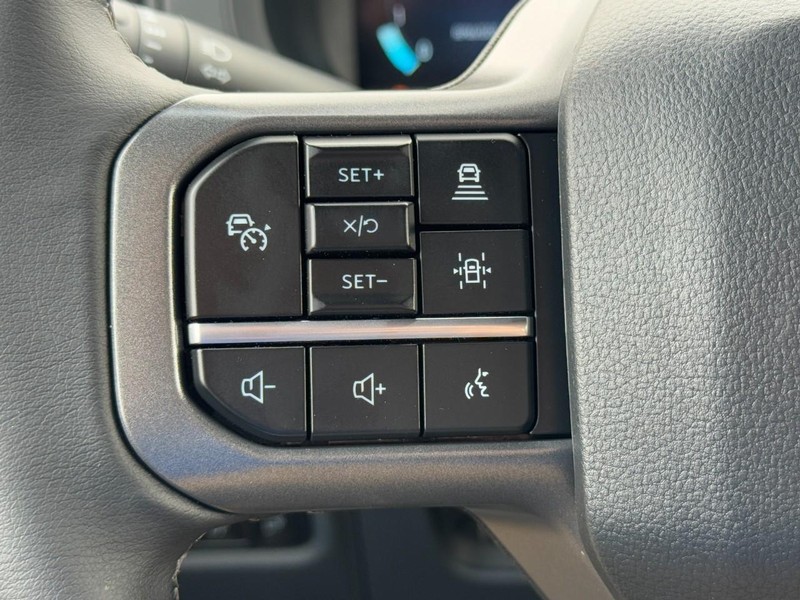 Ford F-150 Vehicle Full-screen Gallery Image 10