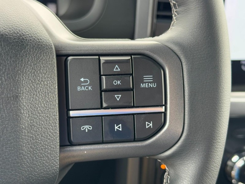 Ford F-150 Vehicle Full-screen Gallery Image 11