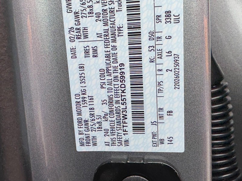 Ford F-150 Vehicle Full-screen Gallery Image 16