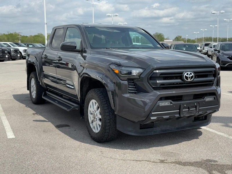 Toyota Tacoma 4WD Vehicle Image 02