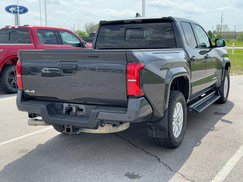 Toyota Tacoma 4WD Vehicle Image 03