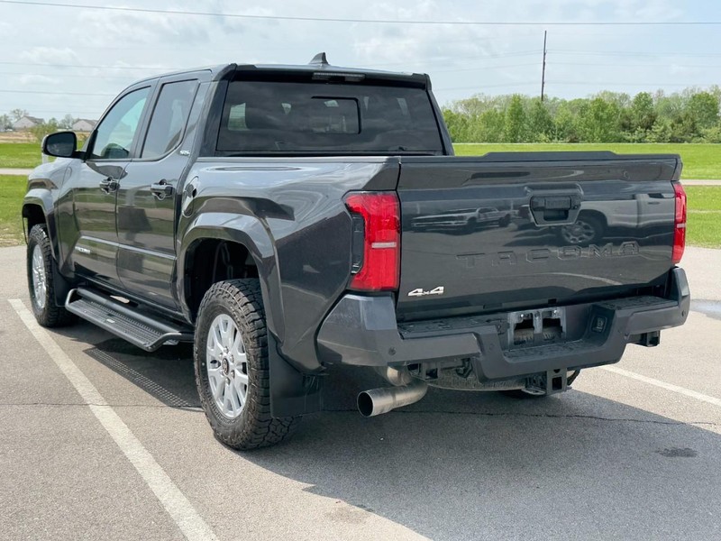 Toyota Tacoma 4WD Vehicle Image 06