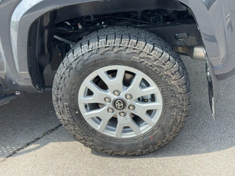 Toyota Tacoma 4WD Vehicle Image 07