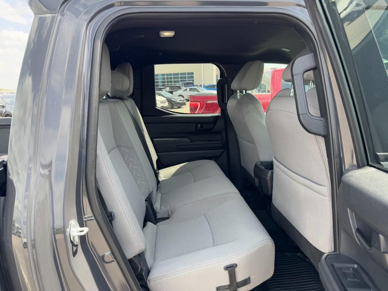 Toyota Tacoma 4WD Vehicle Image 10