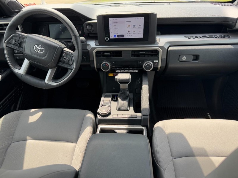 Toyota Tacoma 4WD Vehicle Image 11