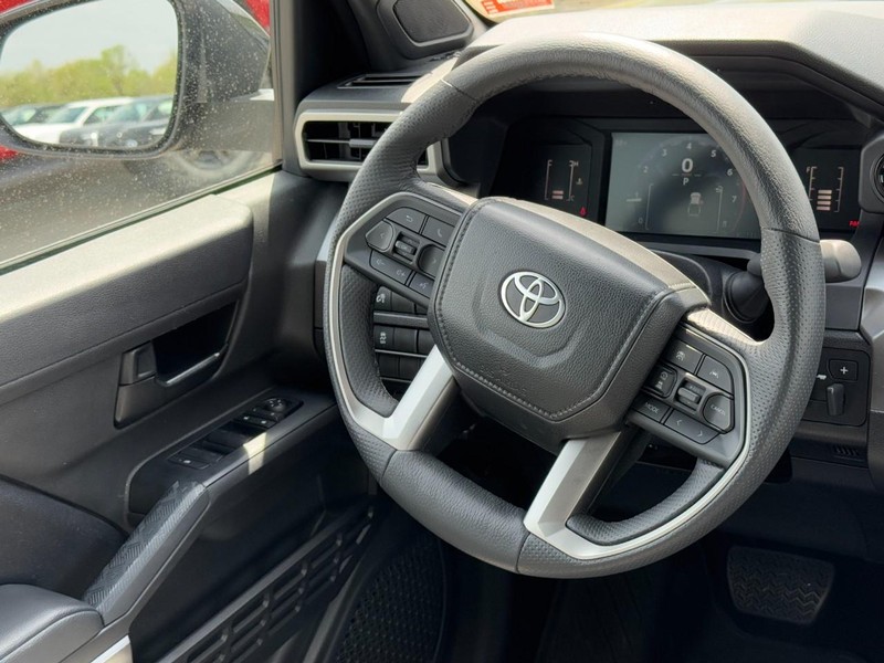 Toyota Tacoma 4WD Vehicle Image 12