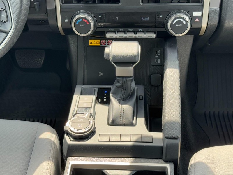 Toyota Tacoma 4WD Vehicle Image 14