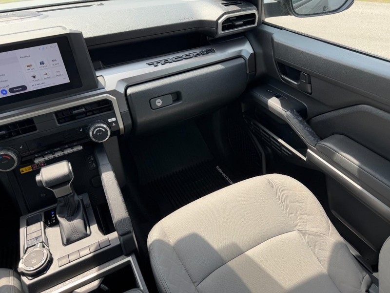 Toyota Tacoma 4WD Vehicle Image 15