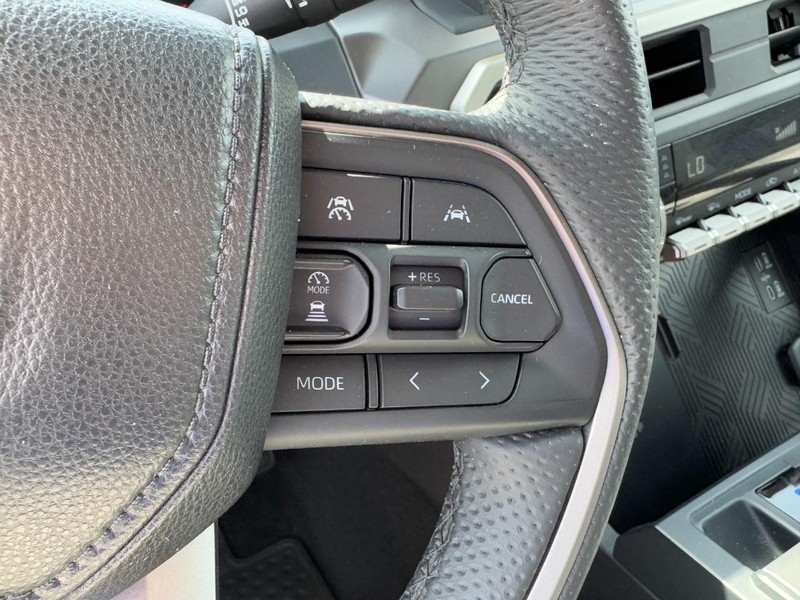 Toyota Tacoma 4WD Vehicle Image 17