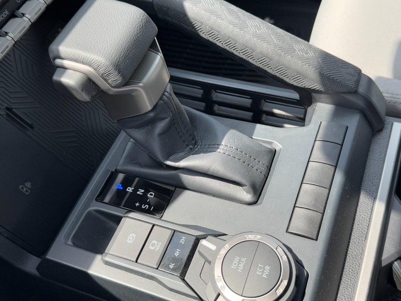 Toyota Tacoma 4WD Vehicle Image 19