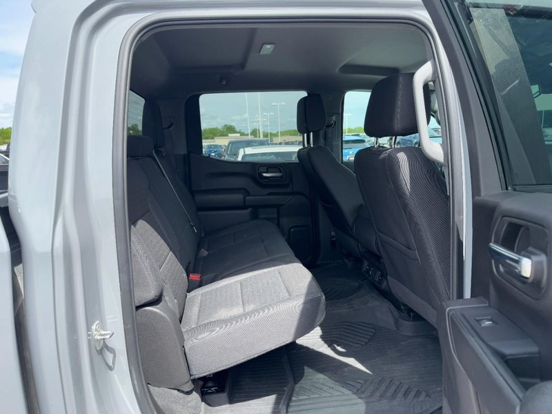 Chevrolet Silverado 1500 Vehicle Full-screen Gallery Image 09