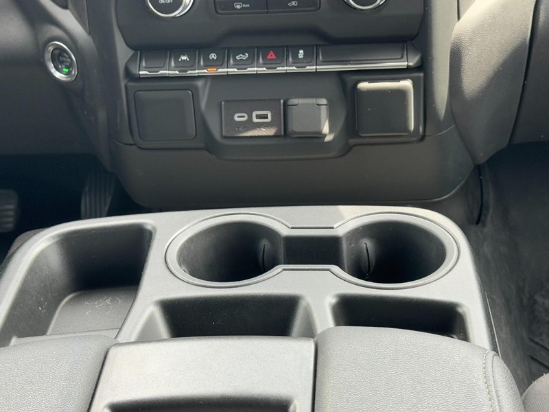 Chevrolet Silverado 1500 Vehicle Full-screen Gallery Image 13