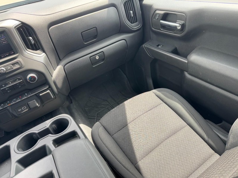 Chevrolet Silverado 1500 Vehicle Full-screen Gallery Image 14