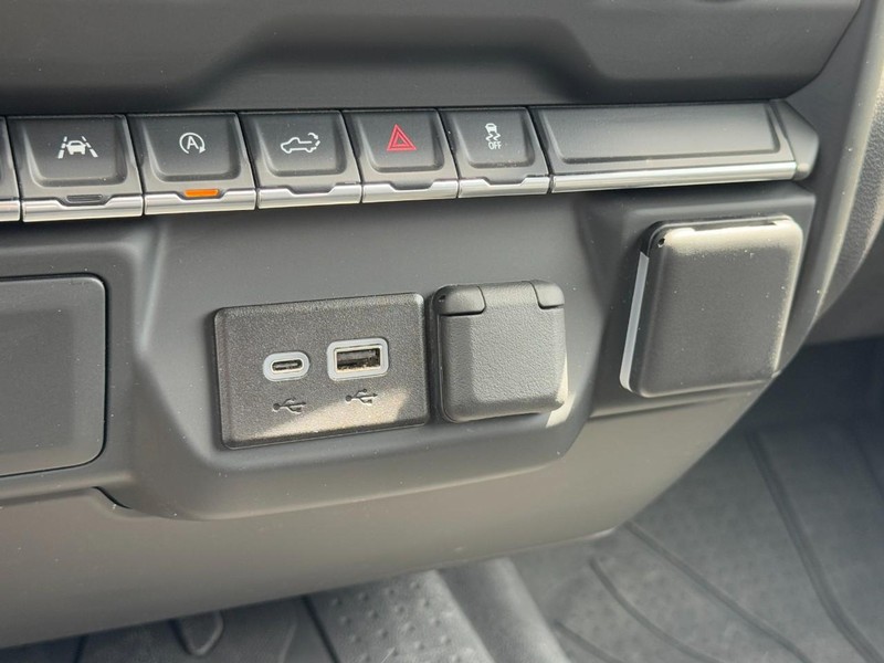 Chevrolet Silverado 1500 Vehicle Full-screen Gallery Image 17