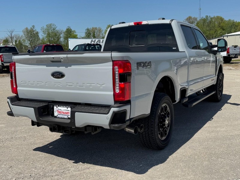 Ford Super Duty F-350 SRW Vehicle Image 03