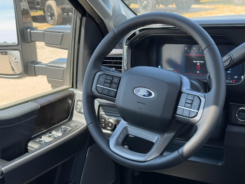 Ford Super Duty F-350 SRW Vehicle Image 07