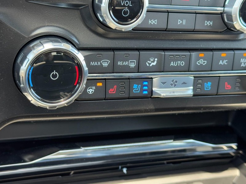 Ford Super Duty F-350 SRW Vehicle Image 13