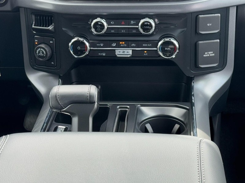 Ford F-150 Vehicle Full-screen Gallery Image 9