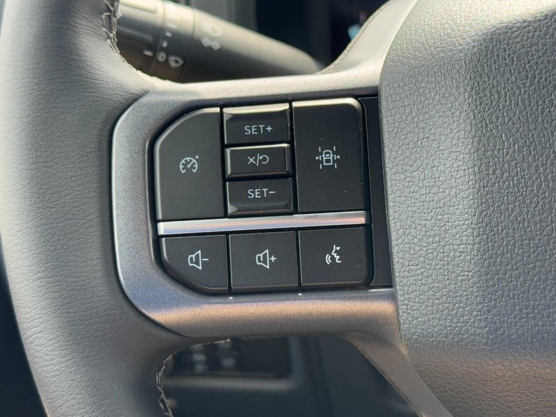 Ford F-150 Vehicle Full-screen Gallery Image 10